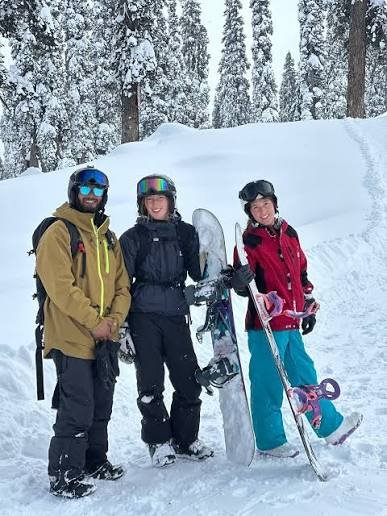 Skiing & Snowboarding in Gulmarg